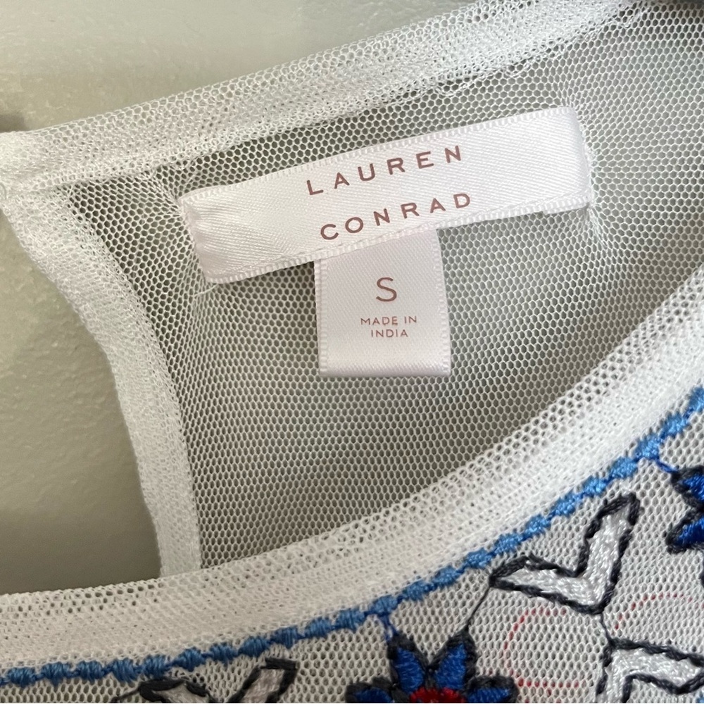 Embroidered Sheer Ruffle-Hem Tank Top - Picture 5 of 6